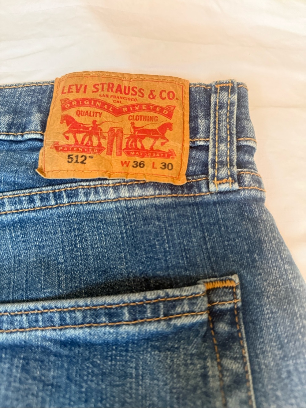 Levi's 512 Slim Straight Jeans in Medium Blue with Tan Patch Size 36 x 30 - Picture 3 of 11